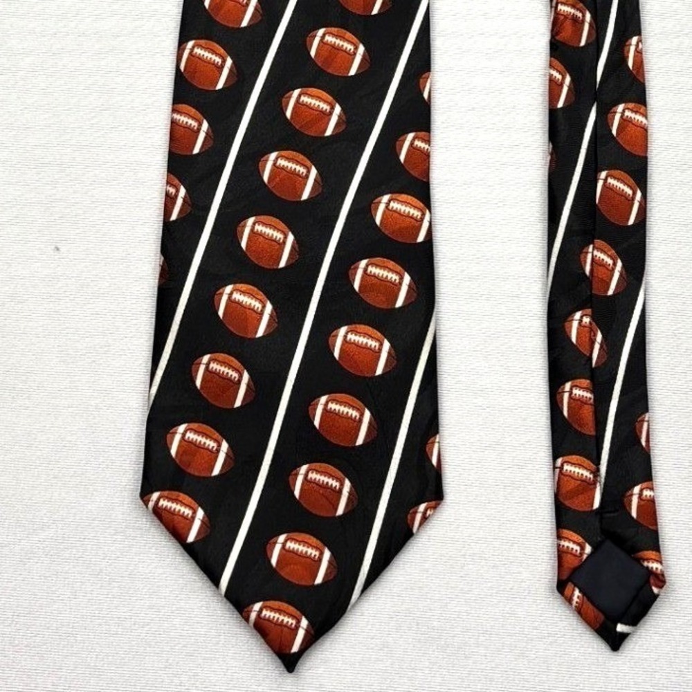 Steven Harris Tie Mens Black Football Yard Line Striped Sports Game Day Novelty